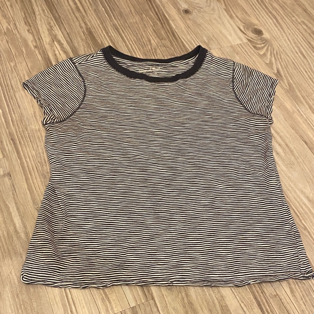 Woman’s Black ➕ White Stripped Tee
